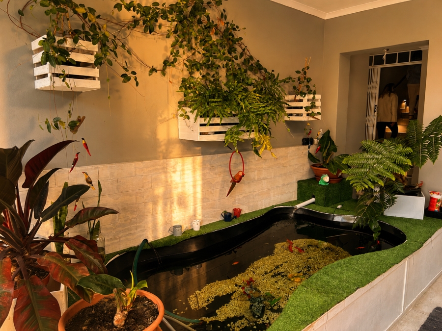 8 Bedroom Property for Sale in Myburgh Park Western Cape